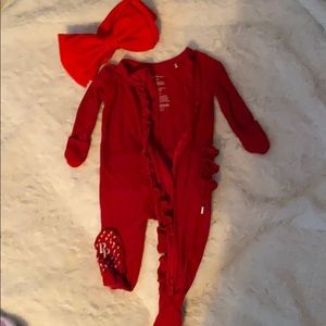 Posh peanut red ribbed ruffle footie
